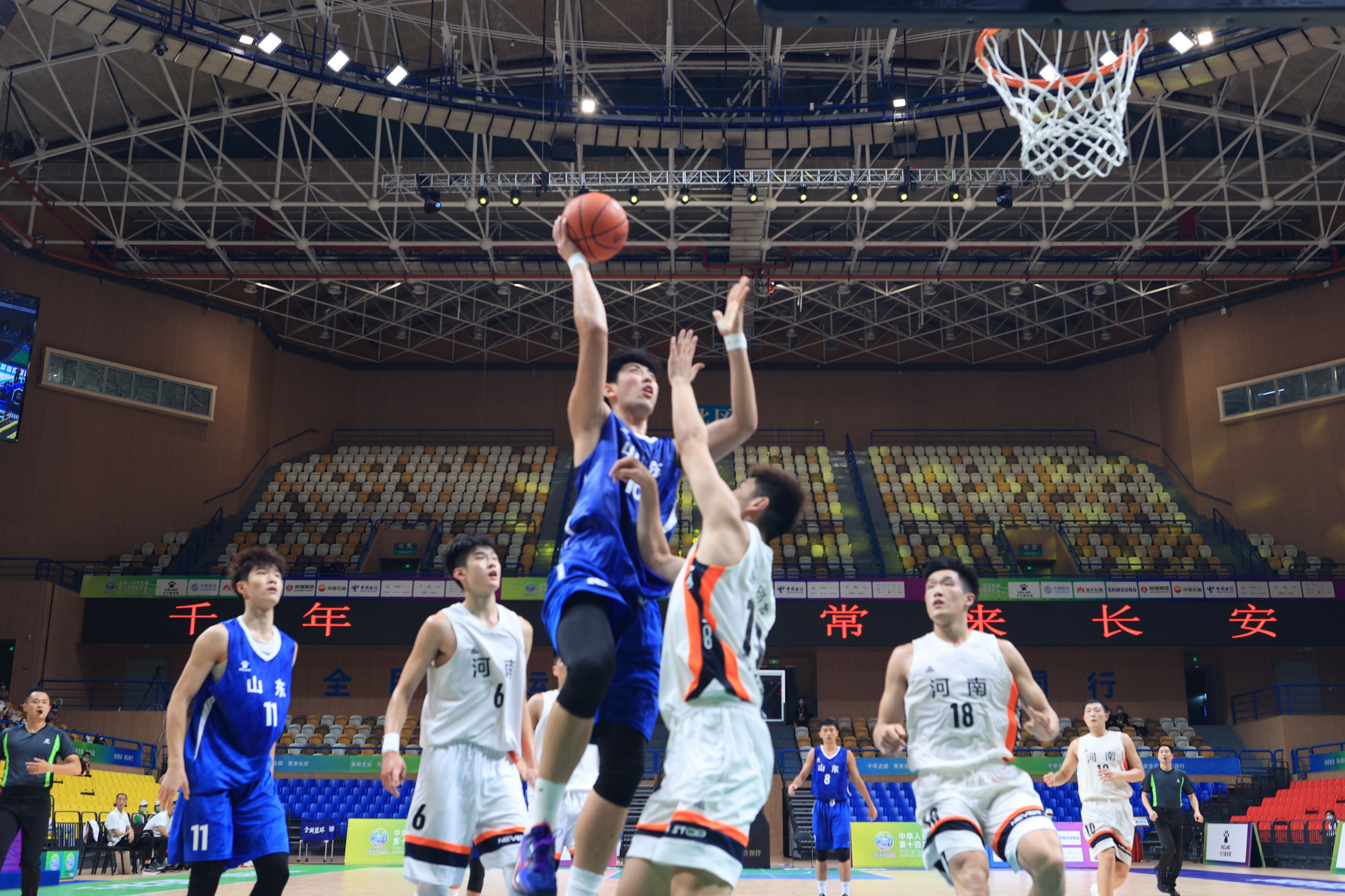 网络中扮演