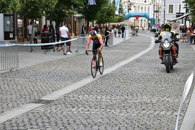 羽毛球年終賽｜賽程賽果、直播、參賽球手　鄧俊文謝影雪首戰獲勝.